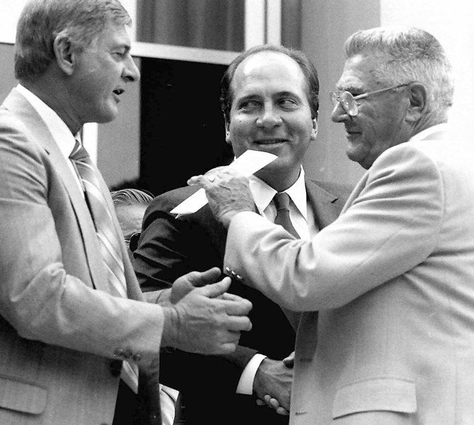 Backtracking: In Our Times: More than 20,000 greeted baseball’s best in Cooperstown in 1989